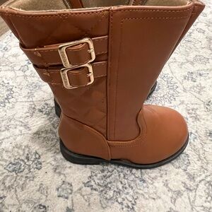 Girls size 7 boots